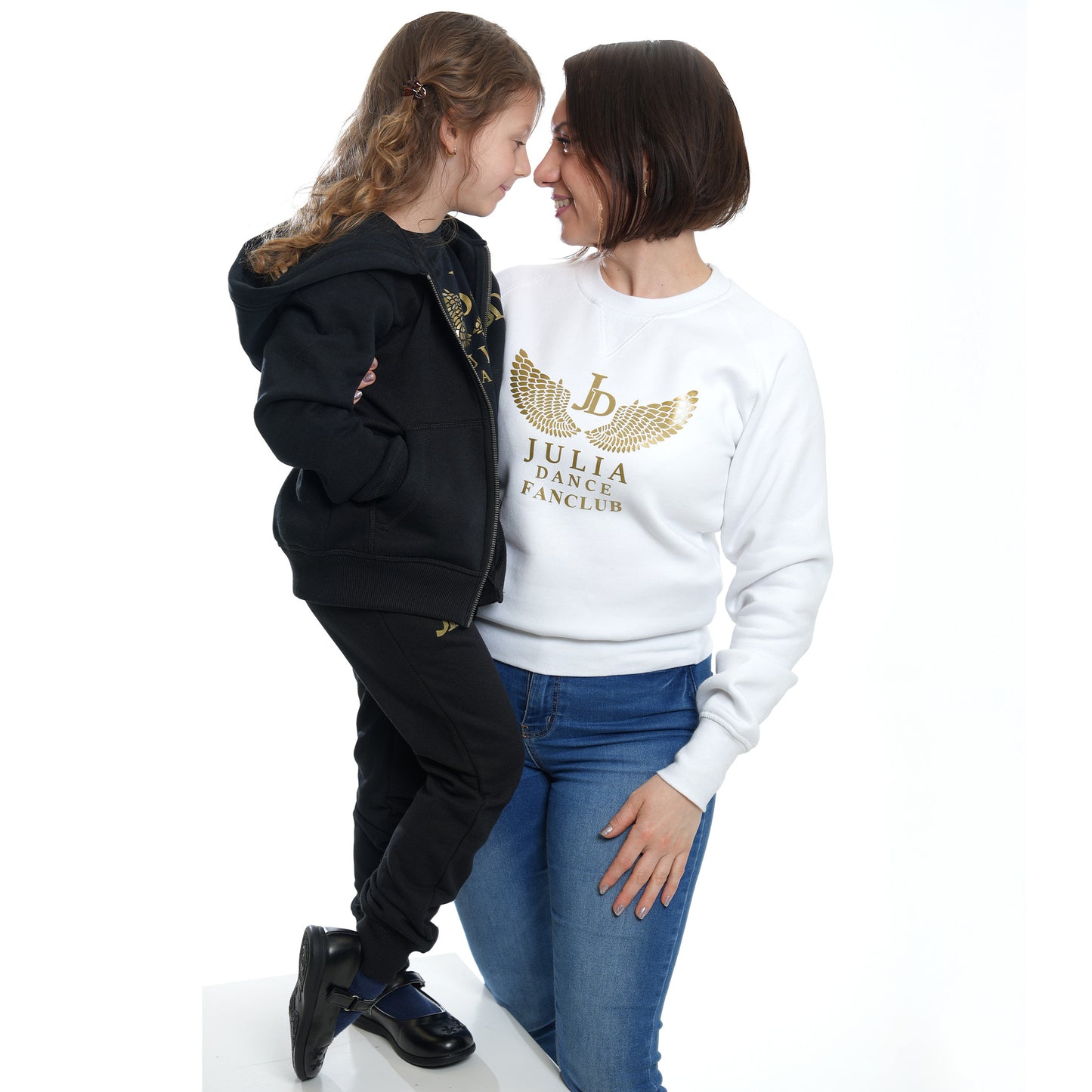 Julia Dance Fanclub Sweater weiß – Wir stehen hinter euch, wir feuern euch an! (Kopie)